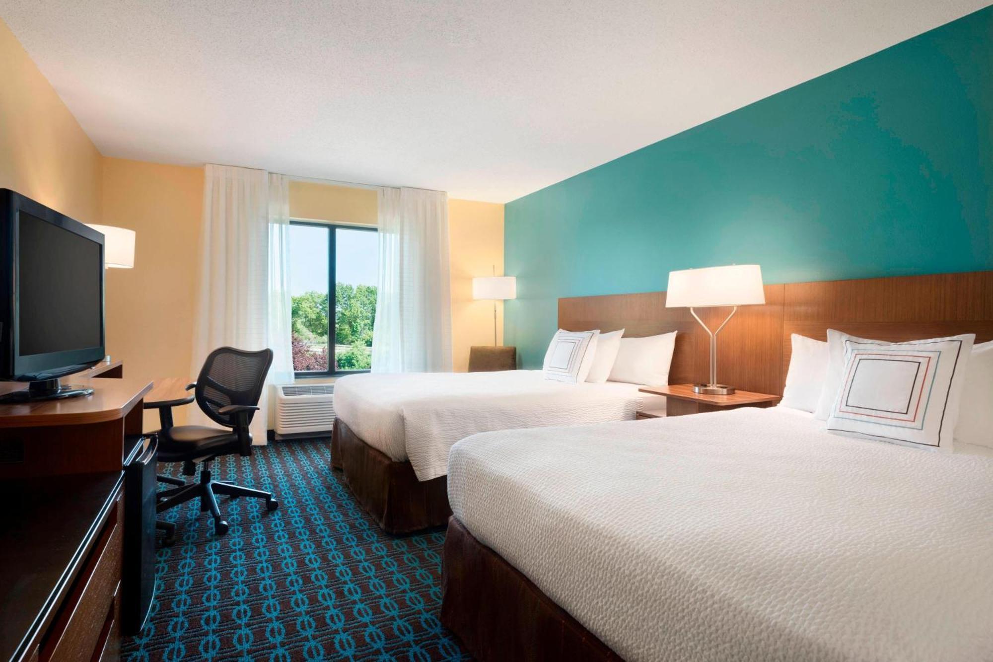Fairfield Inn & Suites Hartford Manchester Exterior photo